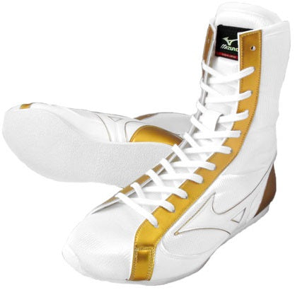 Mizuno Mid-Cut Boxing Shoes White · Gold